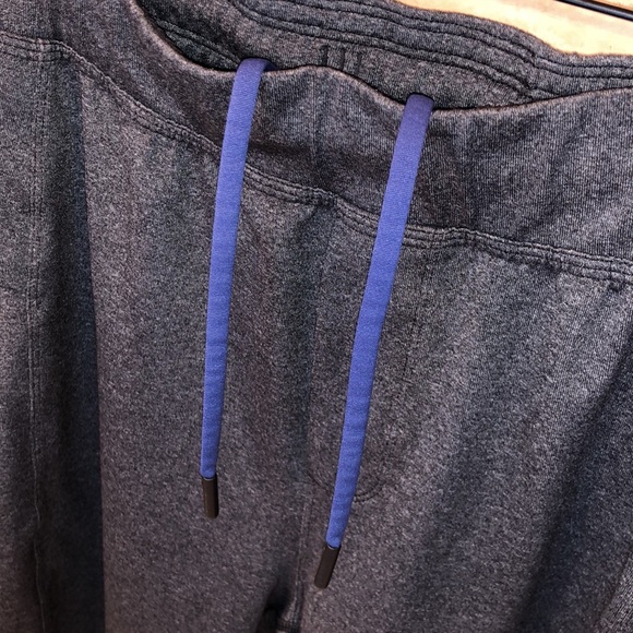 🤑PRICE DROP🤑 Men’s Lululemon Shorts - Size - S - Picture 10 of 13